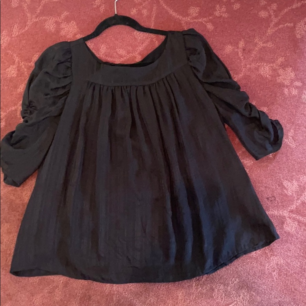Black blouson top